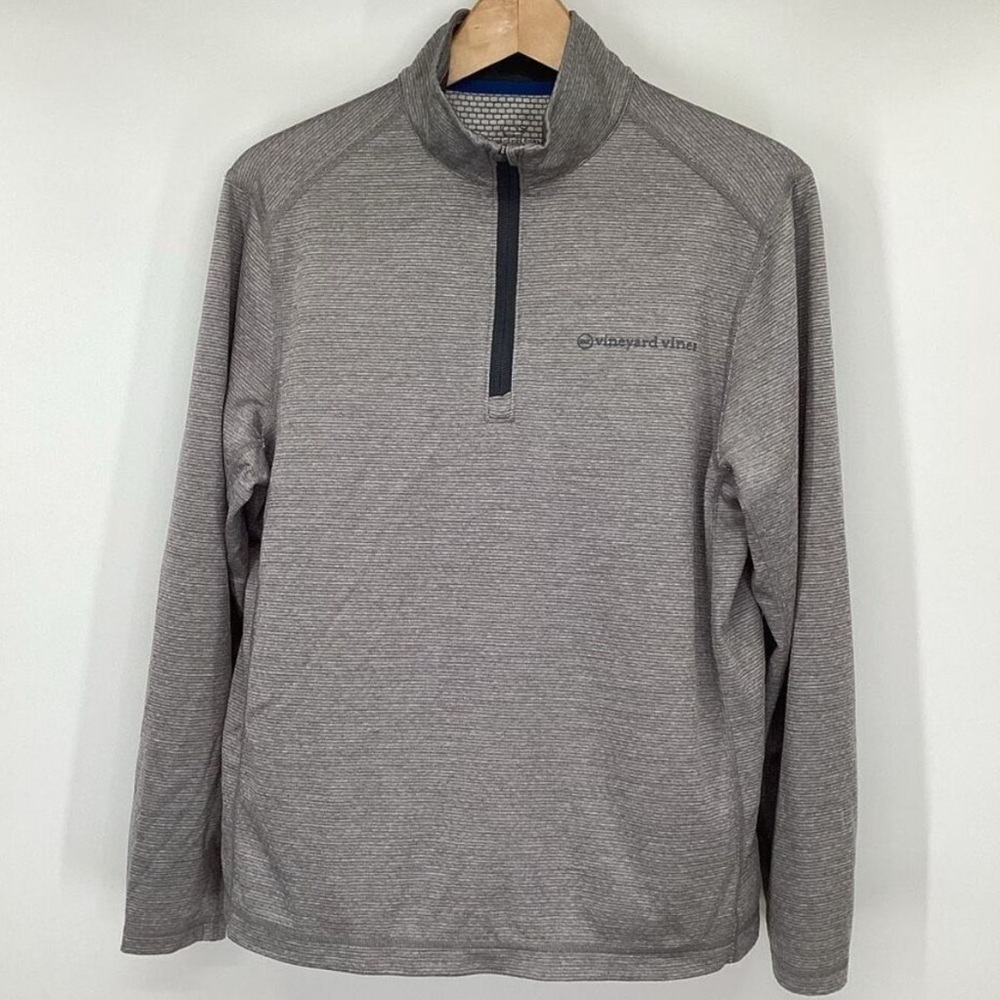 EUC like new Vineyard vines pull over